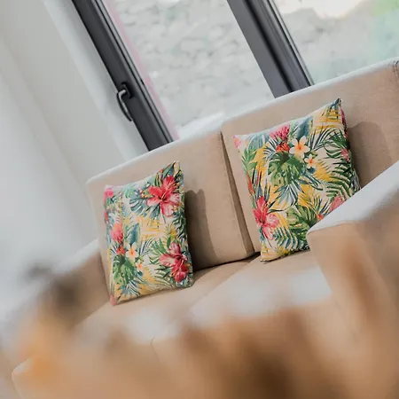 Primeiro Quartel - 4 *